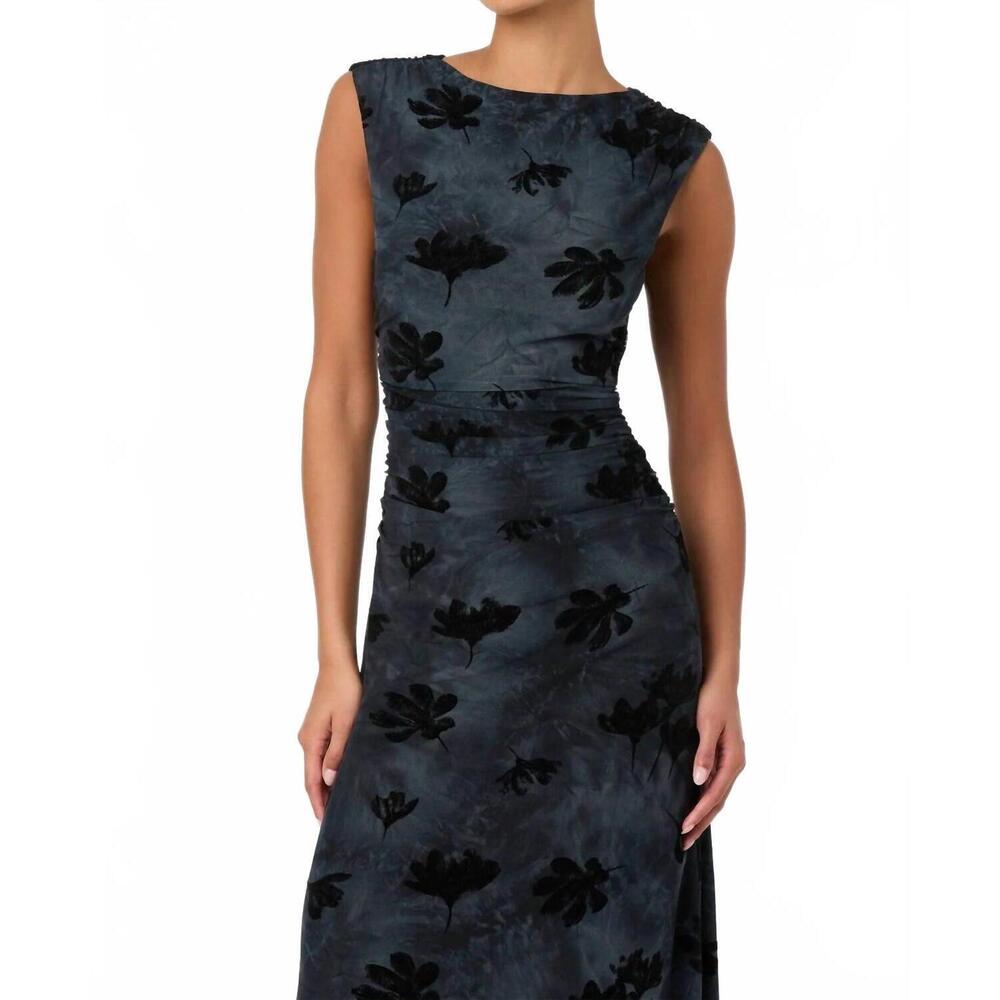 NEW ASTR tionne floral midi dress in teal/black - Picture 5 of 5